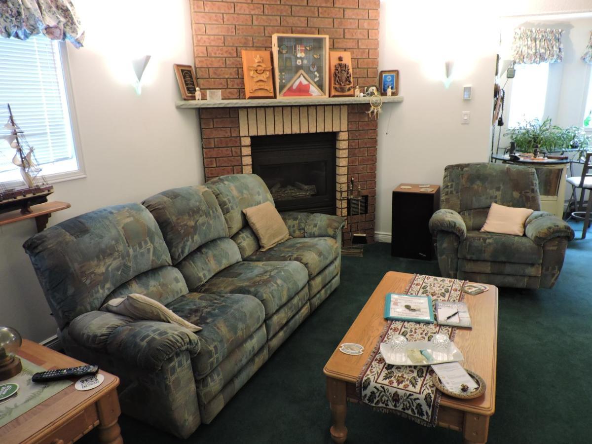 Tucked Inn The Harbour B&B Victoria Harbour 객실 사진