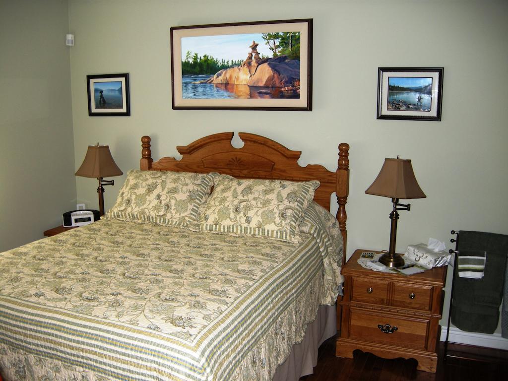 Tucked Inn The Harbour B&B Victoria Harbour 객실 사진