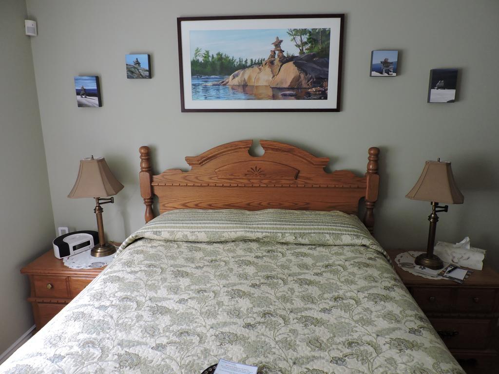 Tucked Inn The Harbour B&B Victoria Harbour 외부 사진