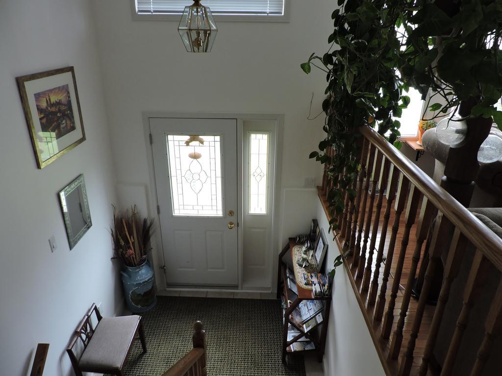 Tucked Inn The Harbour B&B Victoria Harbour 외부 사진