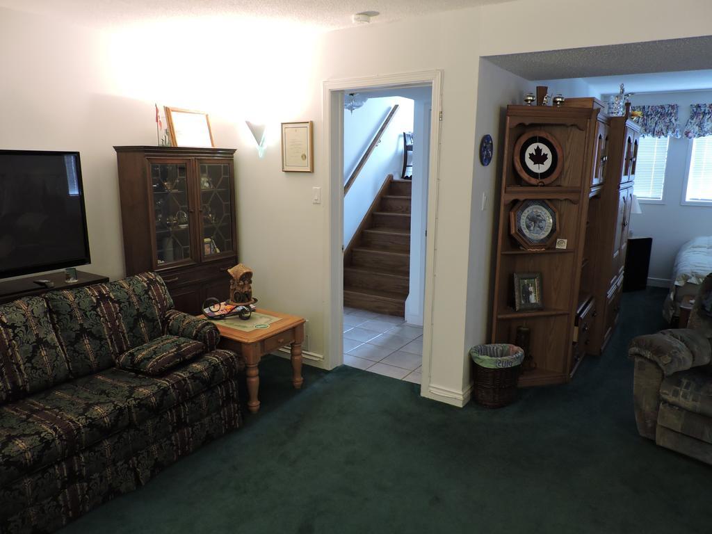 Tucked Inn The Harbour B&B Victoria Harbour 외부 사진
