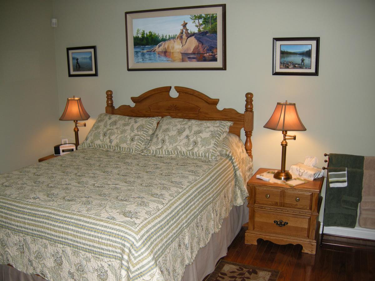 Tucked Inn The Harbour B&B Victoria Harbour 외부 사진
