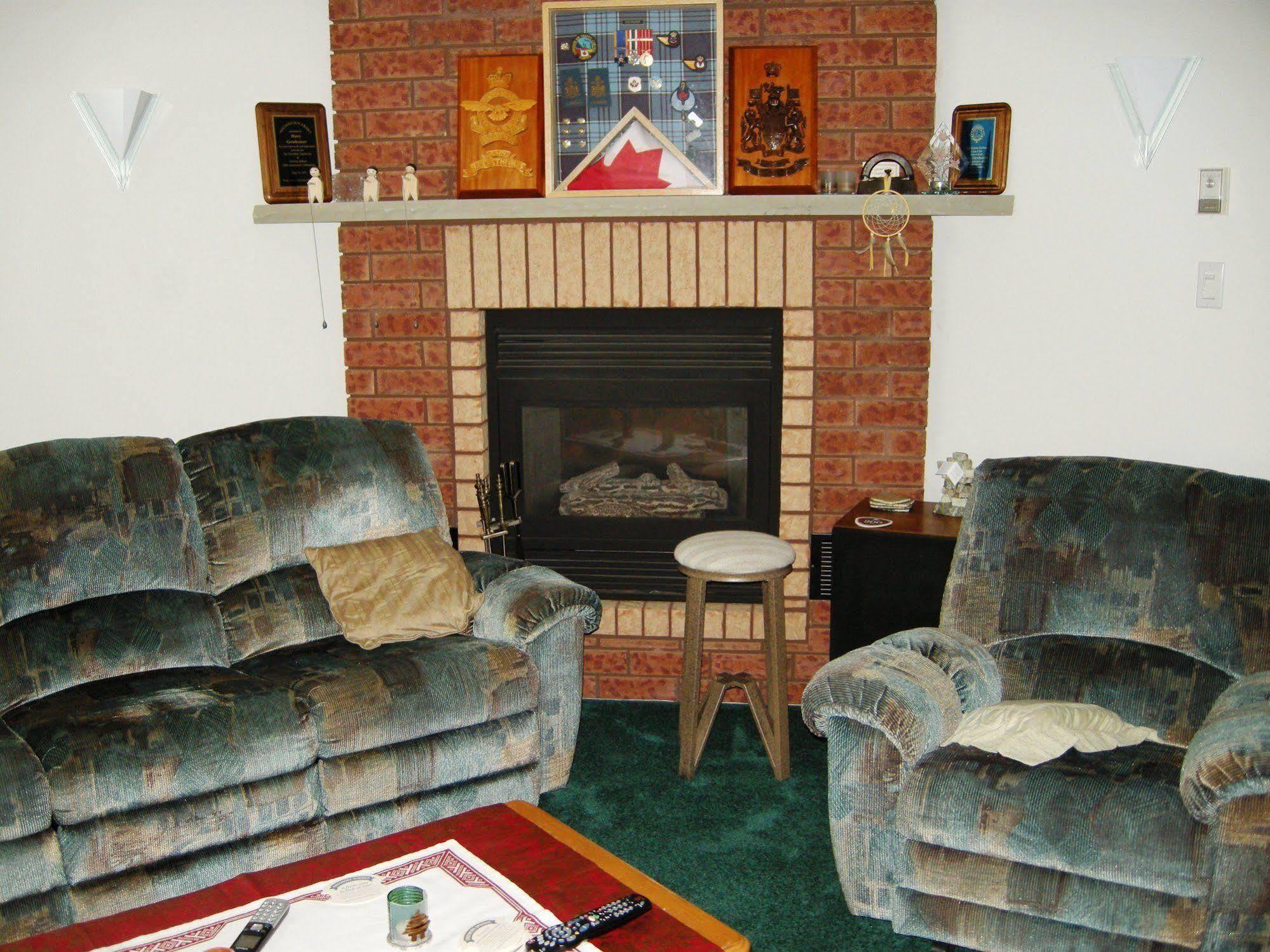 Tucked Inn The Harbour B&B Victoria Harbour 외부 사진