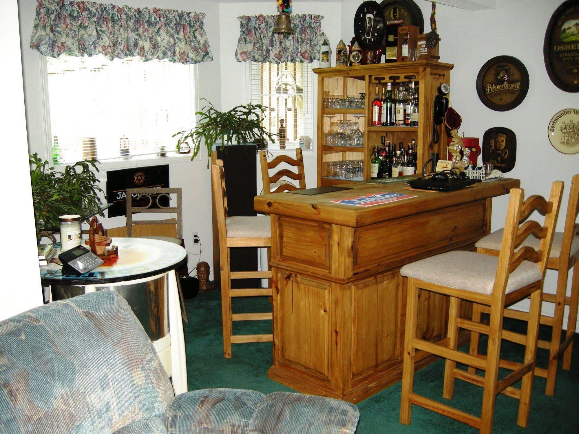 Tucked Inn The Harbour B&B Victoria Harbour 외부 사진